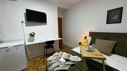 Rooms in Madrid Ciudad Lineal - photo 4