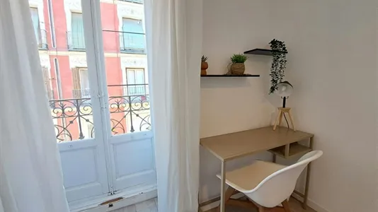 Rooms in Madrid Centro - photo 9
