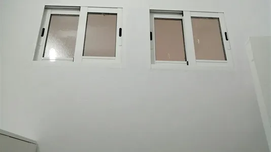 Rooms in Barcelona Ciutat Vella - photo 7