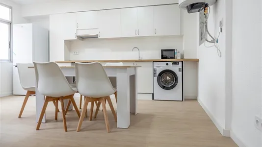 Rooms in el Camí de Vera - photo 10