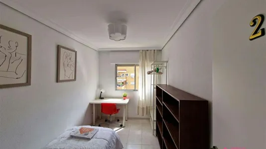Rooms in Bami - photo 1