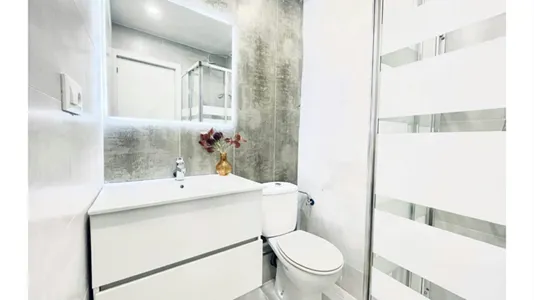 Rooms in Madrid Centro - photo 8