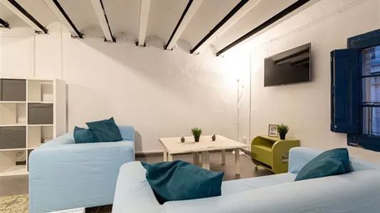 Rooms in Barcelona Ciutat Vella - photo 5