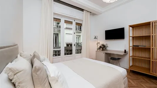 Rooms in Madrid Centro - photo 4