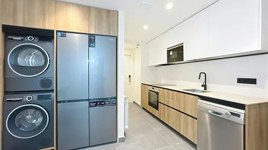 Rooms in Madrid Fuencarral-El Pardo - photo 2