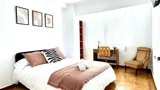 Rooms in Málaga - photo 2