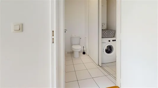 Rooms in Saint-Denis - photo 10