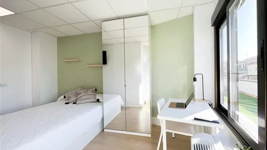 Rooms in Madrid Chamberí - photo 1
