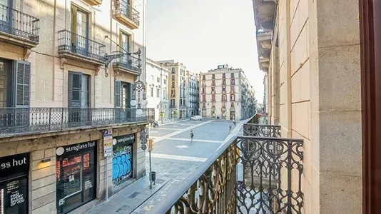 Apartments in Barcelona Ciutat Vella - photo 3