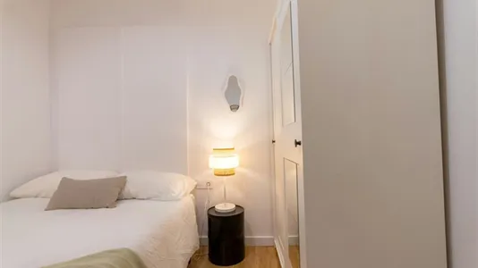 Rooms in Barcelona Ciutat Vella - photo 4