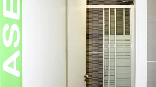 Rooms in Madrid Centro - photo 8