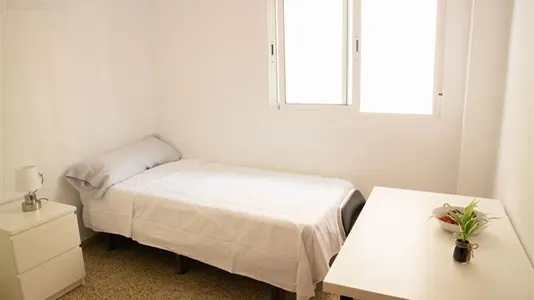 Rooms in Valencia Camins al Grau - photo 4