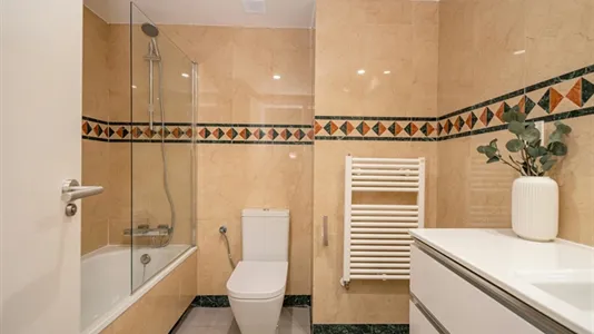 Rooms in Madrid Chamartín - photo 9