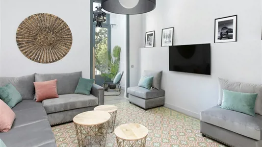 Apartments in Barcelona Eixample - photo 3