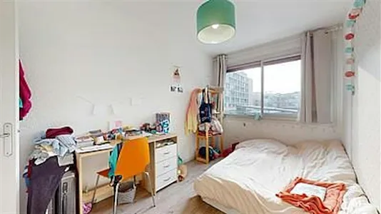 Rooms in Clermont-Ferrand - photo 2
