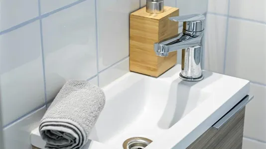 Rooms in Sant Feliu de Llobregat - photo 5