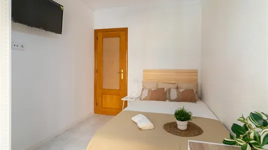 Rooms in el Camí de Vera - photo 6