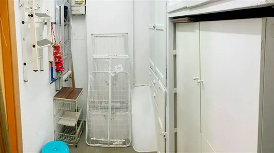 Rooms in Barcelona Ciutat Vella - photo 9