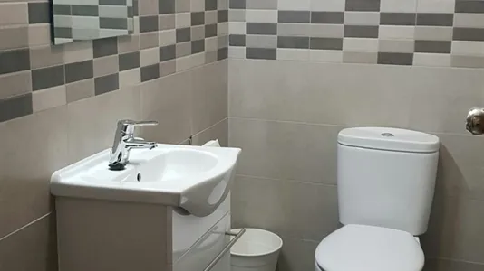 Rooms in Barcelona Ciutat Vella - photo 10