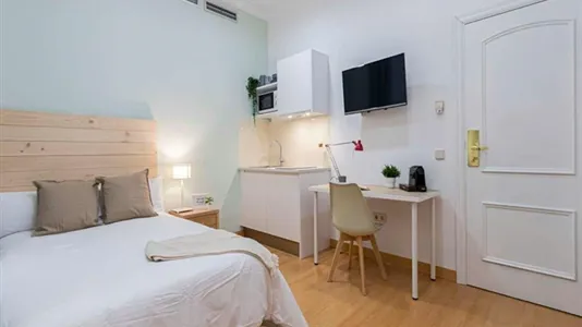 Rooms in Madrid Centro - photo 7