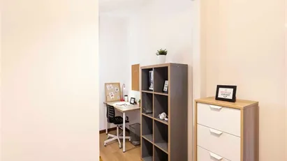 Room for rent in Milano Zona 5 - Vigentino, Chiaravalle, Gratosoglio, Milan