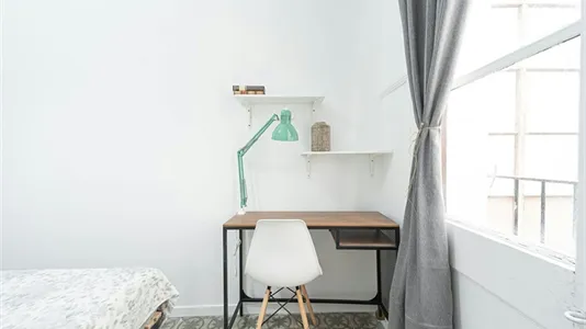 Rooms in Barcelona Ciutat Vella - photo 4