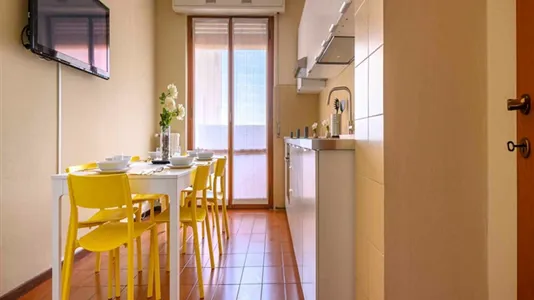 Rooms in Sesto San Giovanni - photo 9