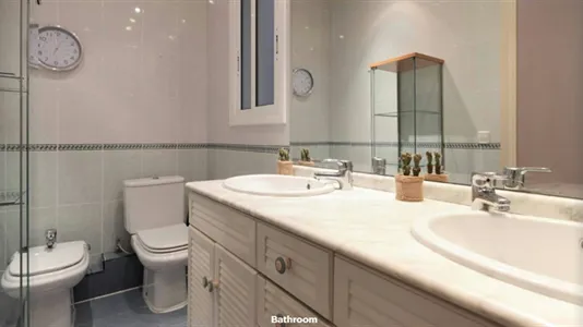 Rooms in Barcelona Eixample - photo 9