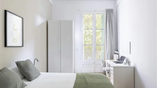 Rooms in Barcelona Eixample - photo 3
