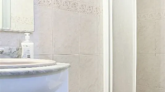 Rooms in Barcelona Eixample - photo 9