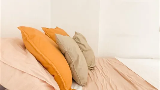 Rooms in Barcelona Ciutat Vella - photo 4