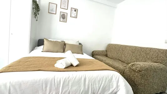 Rooms in Málaga - photo 2