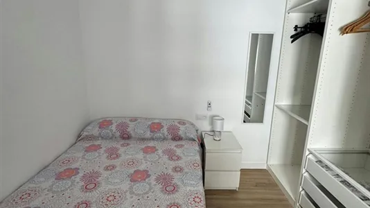 Rooms in Málaga - photo 2