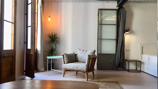 Apartments in Barcelona Ciutat Vella - photo 7