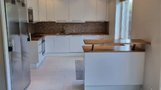 Houses in Södertälje - photo 1