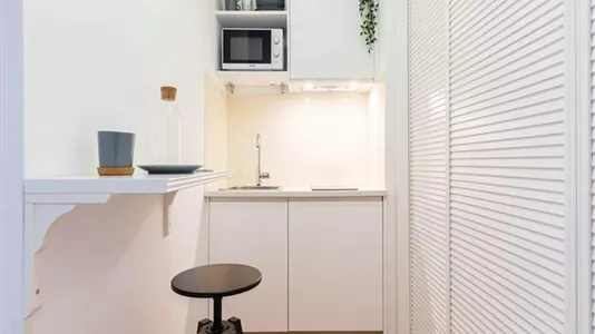 Rooms in Madrid Centro - photo 2