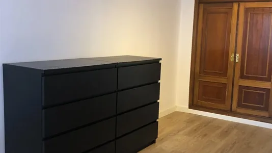 Rooms in Oviedo - photo 6