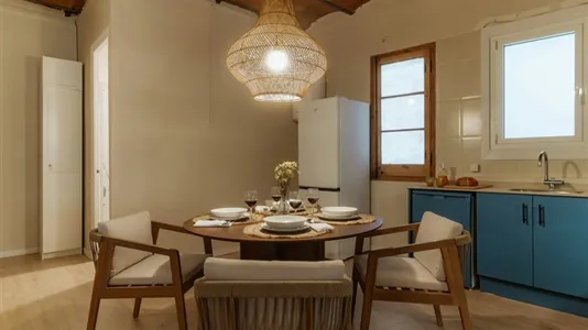 Rooms in Barcelona Ciutat Vella - photo 5