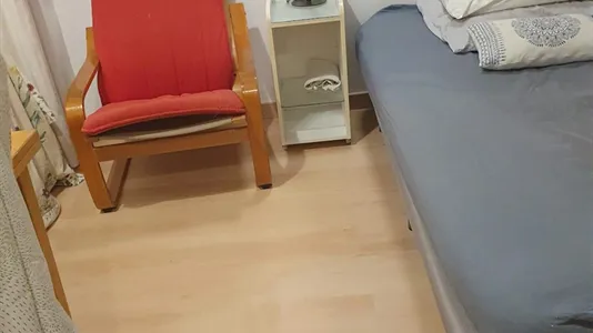 Rooms in Barcelona Ciutat Vella - photo 4