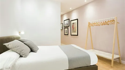 Apartments in Barcelona Ciutat Vella - photo 2