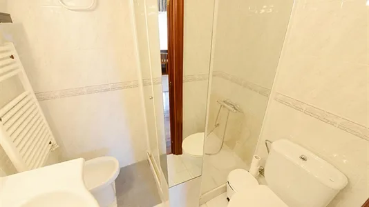 Rooms in Bilbao - photo 9