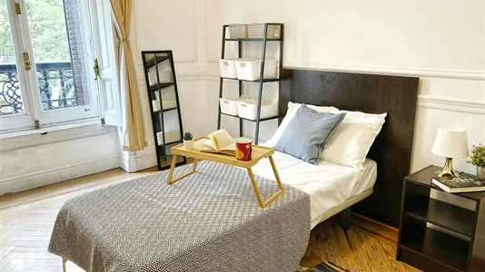 Rooms in Madrid Centro - photo 4