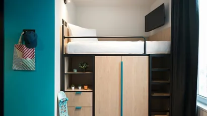 Room for rent in Milano Zona 8 - Fiera, Gallaratese, Quarto Oggiaro, Milan