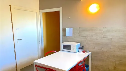 Rooms in Roma Municipio VI – Roma Delle Torri - photo 10