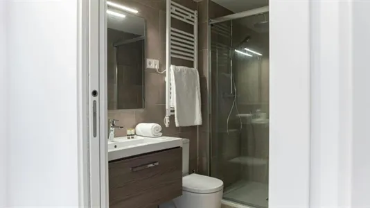 Rooms in Barcelona Ciutat Vella - photo 6