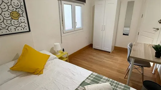 Rooms in Almería - photo 3