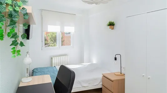 Rooms in Zaragoza - photo 4