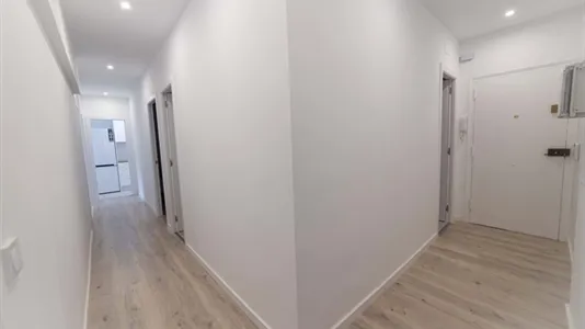 Rooms in Barcelona Sants-Montjuïc - photo 6