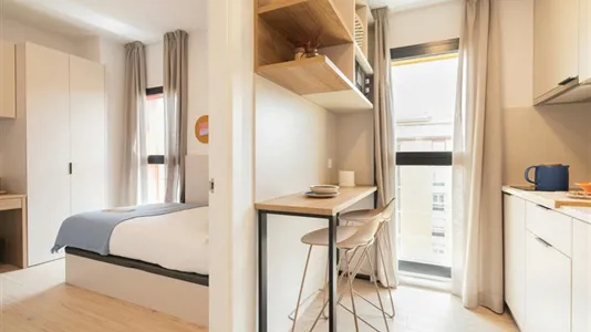 Rooms in Sevilla Triana - photo 1
