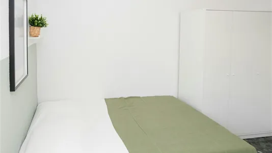 Rooms in Granada - photo 4